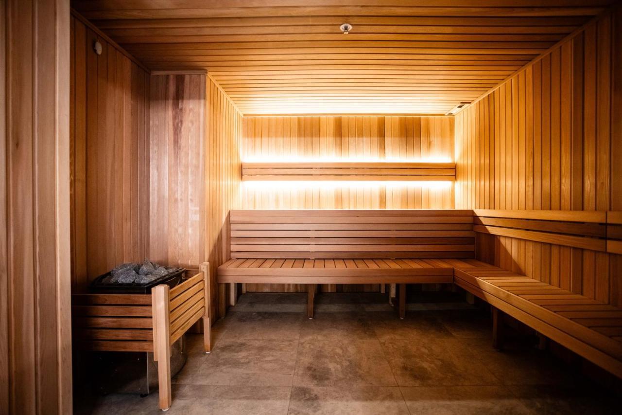 Meriton Suites Liverpool Exterior foto A Finnish sauna